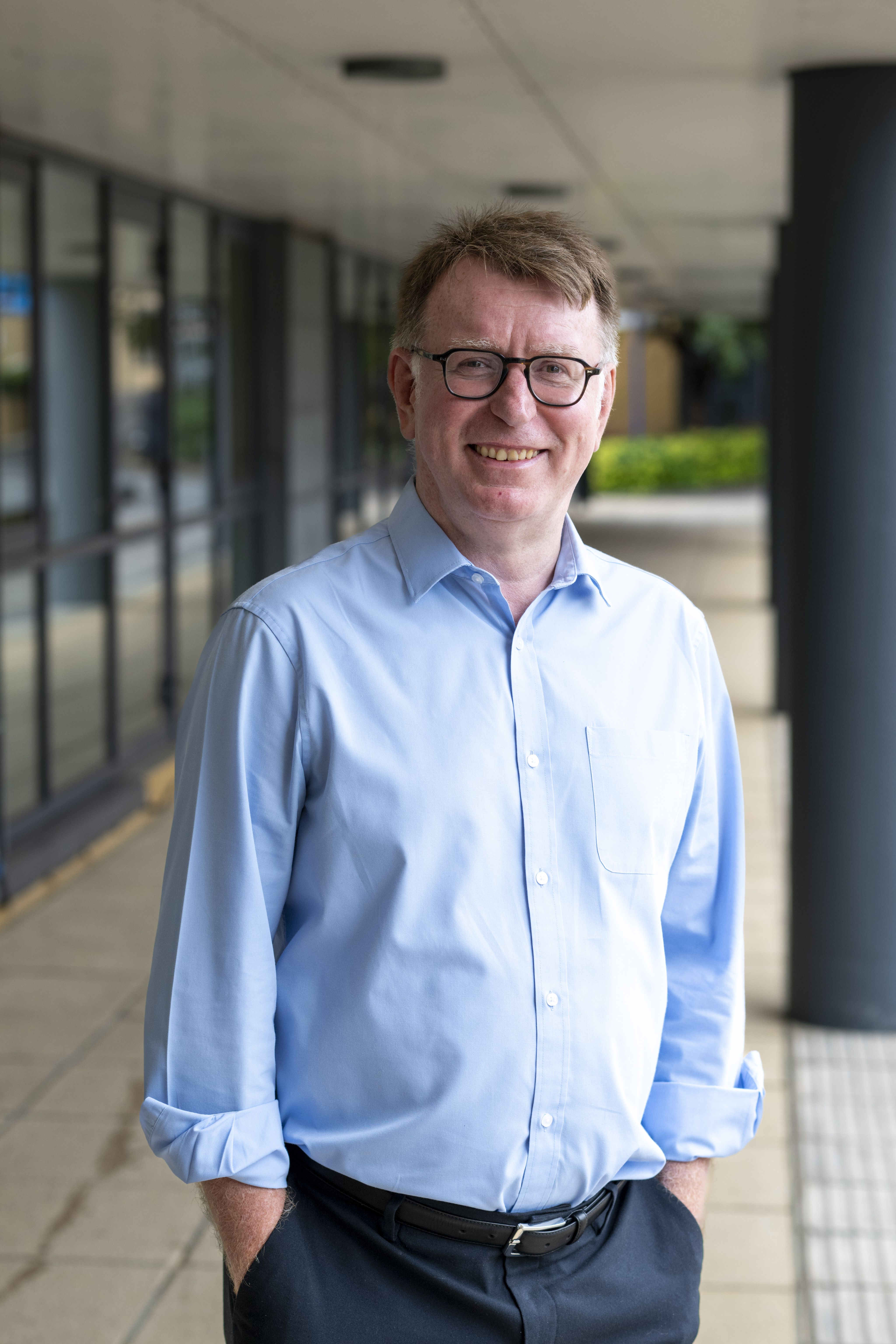 Bob Nichol outside Rik Medlik