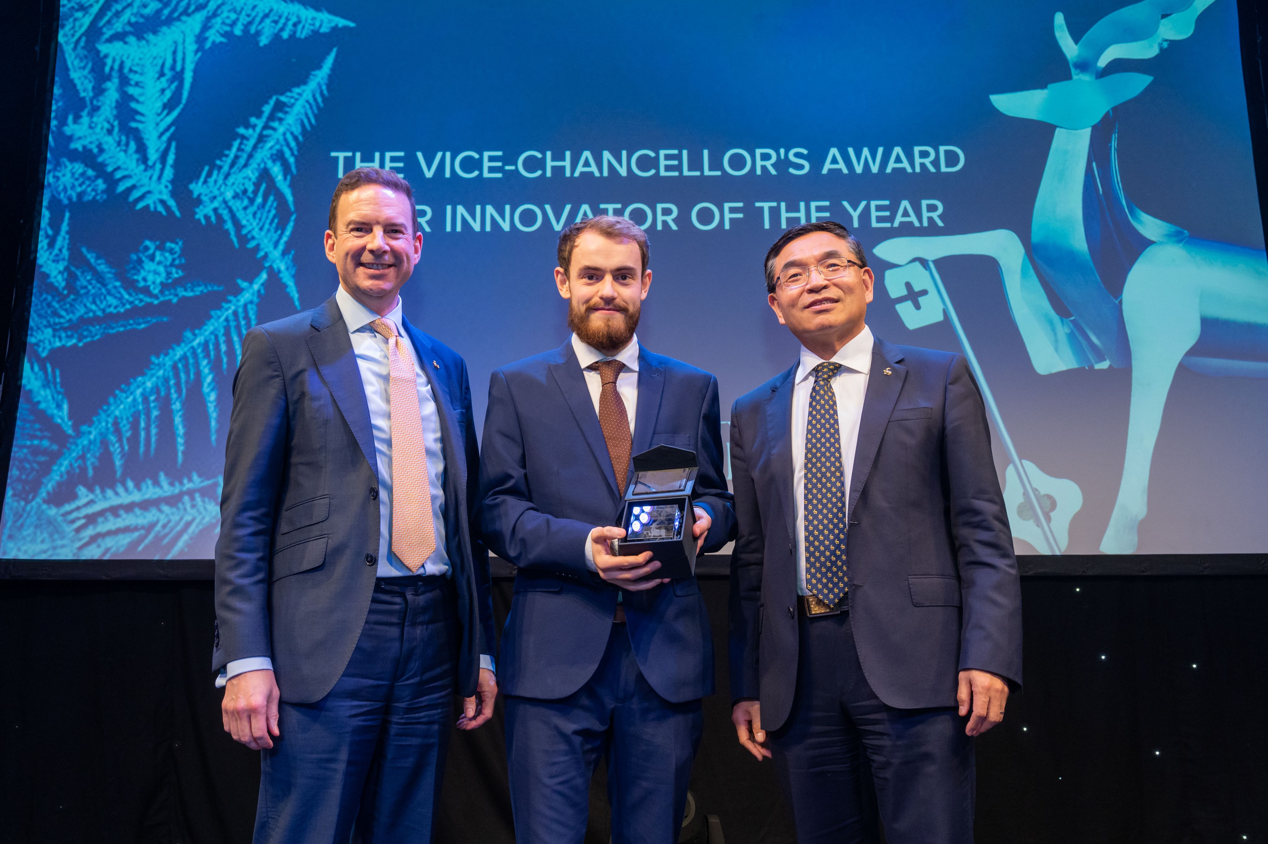 Patrick Degg, Ben Saunders, Max Lu